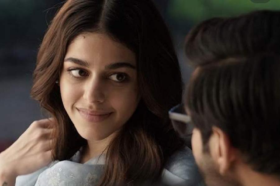 কবীর বেদীর নাতনি আলয়া এফ এই ছবিতে মন্দ নন।