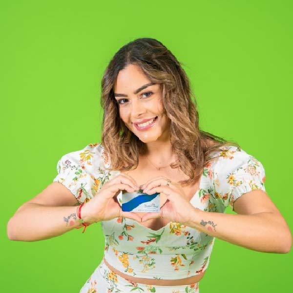 ২০১০-এর বিশ্বকাপে প্যারাগুয়ে ভাল ফুটবলও খেলেছিল। গ্রুপ পর্যায়ের গণ্ডি পেরিয়ে প্রি-কোয়ার্টার ফাইনাল, এমনকি কোয়ার্টার ফাইনাল পর্যন্ত তারা পৌঁছতে পেরেছিল। তাতে বাড়তি উৎসাহ পান ল্যারিসা।