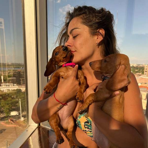 প্যারাগুয়ে অবশ্য জেতেনি। কোয়ার্টার ফাইনাল থেকে বিদায় নিতে হয়েছিল ল্যারিসার দেশকে। তবে ল্যারিসা কথা রেখেছিলেন। সে বছরই ‘প্লে বয় ব্রাজিল’ ম্যাগাজ়িনের সেপ্টেম্বর সংখ্যায় তাঁর নগ্ন ফোটোশুট প্রকাশিত হয়।