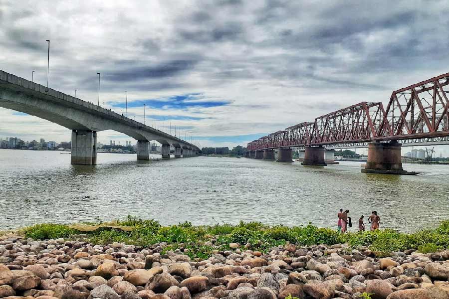 দক্ষিণ কোরিয়ার মাধ্যমে পিপিপি-জিটুজি ভিত্তিতে নির্মাণ করা হবে সেতুটি। বাস্তবায়ন করবেন বাংলাদেশ সেতু কর্তৃপক্ষ। এর সঙ্গে যুক্ত করে দুই পাশে সড়ক নির্মাণ করবে সড়ক ও জনপথ অধিদফতর (সওজ)।