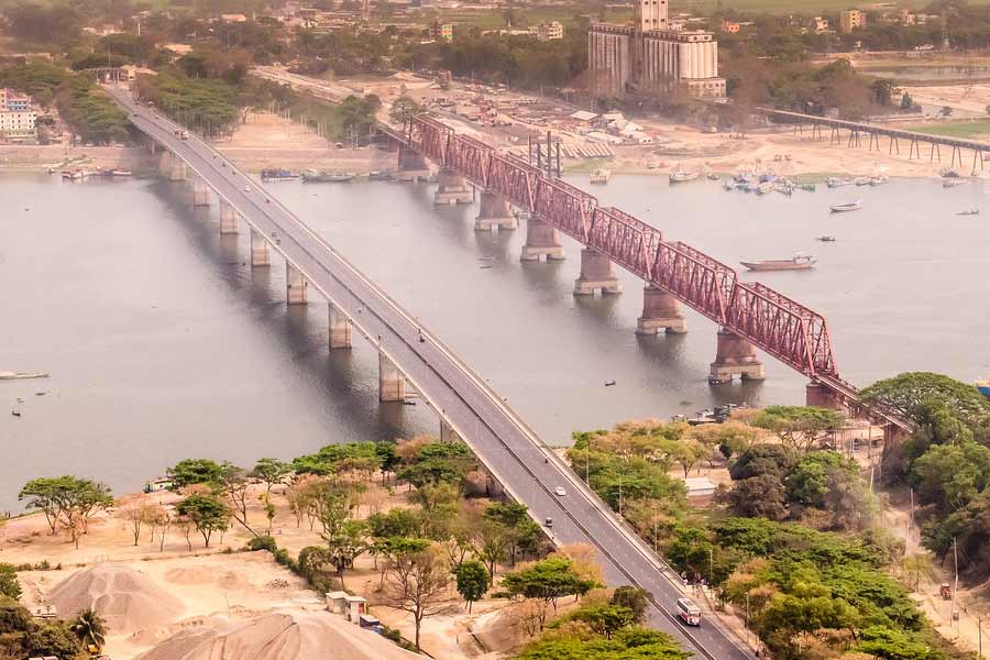 মেঘনা নদীর উপর প্রচুর নৌকা চলাচল হয়। নৌযান চলাচলে যাতে কোনও অসুবিধা না হয়, সে দিকেও বিশেষ নজর রাখা হচ্ছে বলে সে দেশের সংবাদমাধ্যমের প্রতিবেদনে বলা হয়েছে।