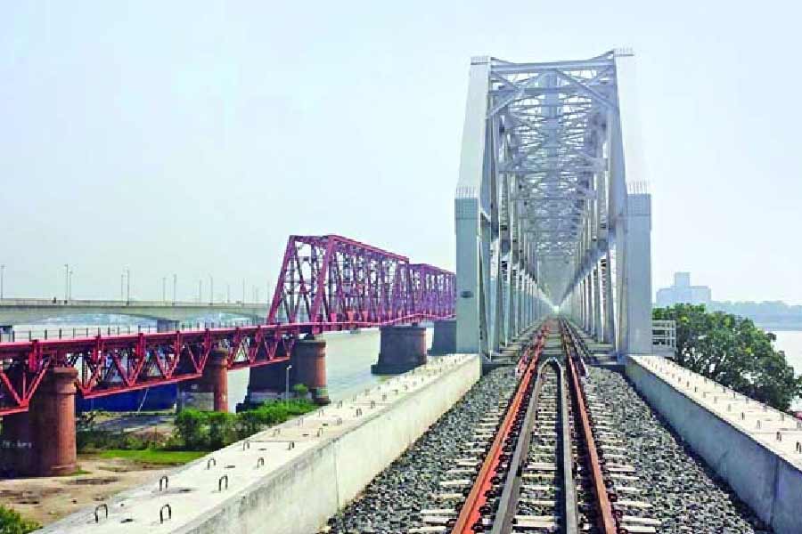 বাংলাদেশের সংবাদমাধ্যম ‘আমাদের সময়’-এর প্রতিবেদন অনুযায়ী, কোরিয়ার নির্মাণ সংস্থা ‘দাইয়ু ইঞ্জিনিয়ারিং অ্যান্ড কনস্ট্রাকশন লিমিটেড’, ‘হুন্ডাই ইঞ্জিনিয়ারিং’ এবং ‘কোরিয়ান এক্সপ্রেসওয়ে করপোরেশন’ এই সেতু নির্মাণে হাত লাগাবে।