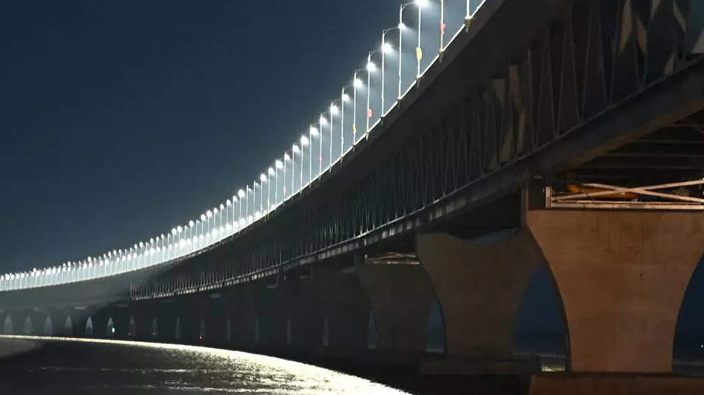 মেঘনার উপরের নতুন সেতু প্রসঙ্গে সাংসদ ও প্রাক্তন প্রতিমন্ত্রী ক্যাপ্টেন এবিএম তাজুল ইসলাম বলেন, ‘‘মেঘনায় তৃতীয় সেতু নির্মাণ হলে ঢাকা-চট্টগ্রাম ও ঢাকা-সিলেট মহাসড়কের বিকল্প হিসাবে ব্যাপক ভাবে ব্যবহার হবে। ঢাকা-সিলেটের মধ্যের ২২ কিলোমিটার ও ঢাকা-চট্টগ্রামের মধ্যের ২৭ কিলোমিটার দূরত্ব কমে যাবে। এলাকায় কলকারখানার সংখ্যাও বাড়বে।’’