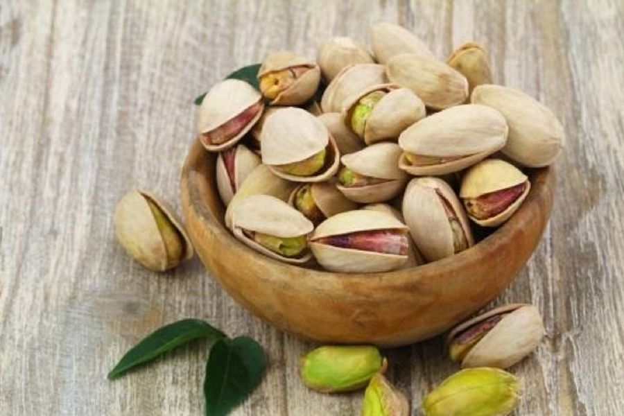 উচ্চ রক্তচাপ, রক্তে শর্করার ভারসাম্য নিয়ন্ত্রণ করে পেস্তাবাদাম। 