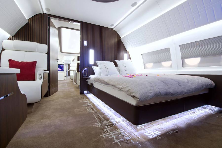 ৩টি বিশাল বেডরুম রয়েছে এই বিমানে। ৩ টি ঘরেই ২ জনের শোওয়ার ব্যবস্থা রয়েছে।