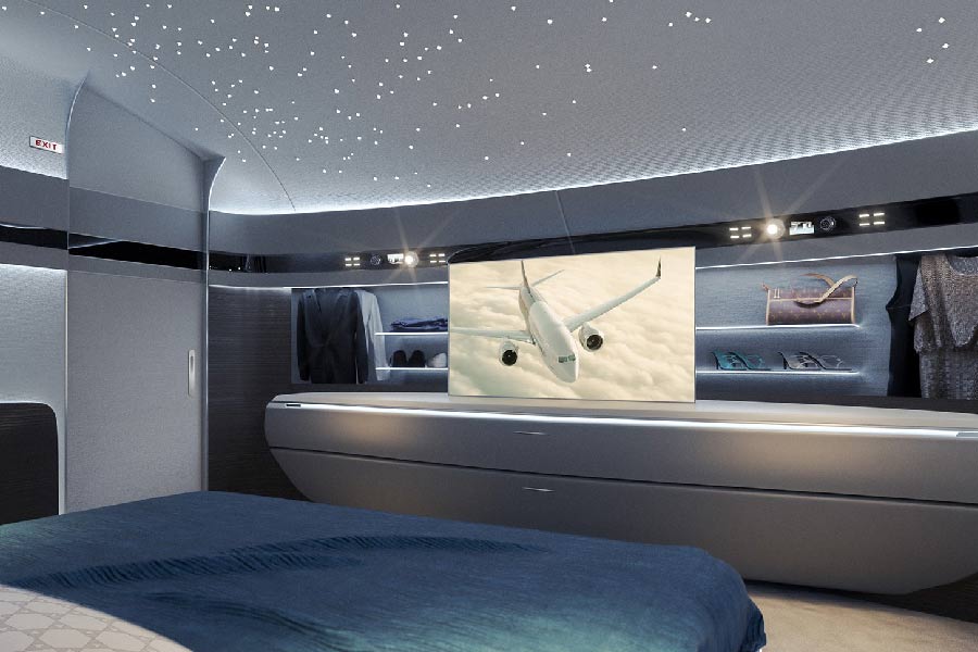 মেডিক্যাল রুমের সিলিংয়ের জন্য হালকা রঙের ব্যবহার করা হলেও ডান্স বারের সিলিংয়ের জন্য গাঢ় রং ব্যবহার করা হয়েছে।