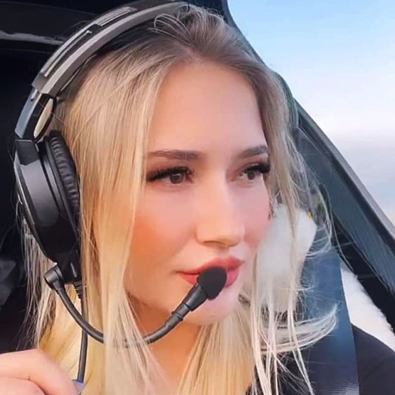 প্রাইভেট জেট বিমানে চেপে ঘুরতে যাচ্ছিলেন সুন্দরী রূপ বিশেষজ্ঞ তথা ইনস্টাগ্রাম প্রভাবী বুরকু সাগলাম। আগুন লেগে মাটিতে ভেঙে পড়ে ওই বিমান। ঘটনাস্থলেই মৃত্যু হয় বুরকুর। কিন্তু মৃত্যুর আগে নিজের অন্তিম মুহূর্তের ছবি ক্যামেরাবন্দি করে গেলেন তিনি।