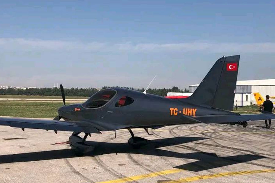 উড়ান শুরুর ২০ মিনিট পর বিমানে যান্ত্রিক গোলযোগ লক্ষ করেন বিমানচালক হাকান।