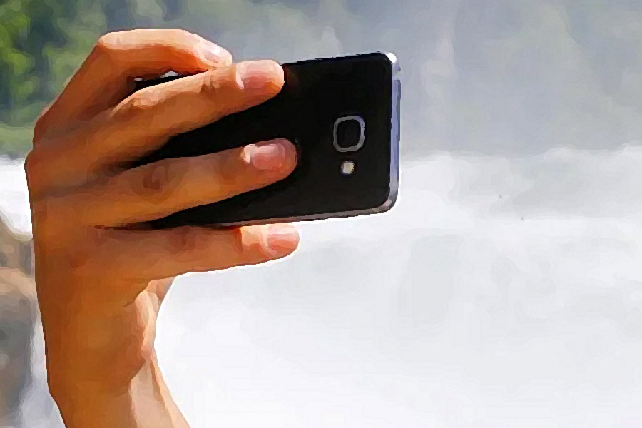 ইনস্টাগ্রামে আপলোড করা ওই ভিডিয়োর সময় দেখে পুলিশ মনে করছে, মৃত্যু অবশ্যম্ভাবী জানার পর এই নিজস্বী ভিডিয়ো আপলোড করেন বুরকু। এই কারণেই এত ছোট বার্তা দেওয়ার সময় তিনি পেয়েছিলেন।