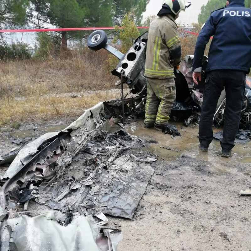 অনুসন্ধান ও উদ্ধারকারী দল ওসমানগাজির ওই প্রাকৃতিক গ্যাস কারখানার কাছেই একটি ফাঁকা জায়গায় বিমানটির ধ্বংসাবশেষ উদ্ধার করেছে। ঘটনাস্থলের কাছেই বুরকু এবং হাকানের মৃতদেহও উদ্ধার করা হয় বলে উদ্ধারকারীরা জানিয়েছেন।