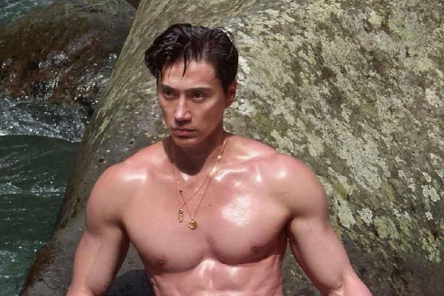 বয়স তো একটা সংখ্যা মাত্র। এ কথা বহু ক্ষেত্রে বহু লোক প্রমাণ করেছেন। অনেককে ৯০ বছর বয়সেও তরুণের মতো লম্ফঝম্প করতে দেখা যায়। তখন সত্যিই মনে হতে পারে, বয়স শুধু মাত্র একটা সংখ্যা। ছবি: ইনস্টাগ্রাম।