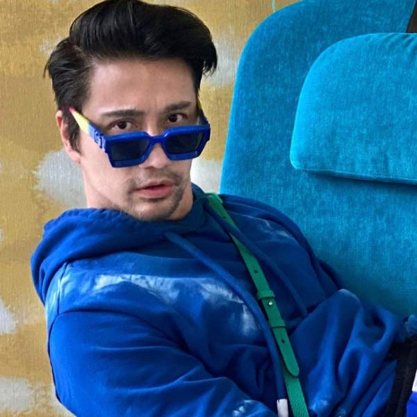 এক জন পপ গায়ক হিসাবে পেশাগত জীবন শুরু করেছিলেন ট্যান। কিন্তু পরে মডেলিং এবং ফোটোগ্রাফিকেই পেশা বানিয়ে ফেলেন। আর সেখান থেকেই জনপ্রিয় হয়ে ওঠেন ট্যান। ছবি: ইনস্টাগ্রাম।