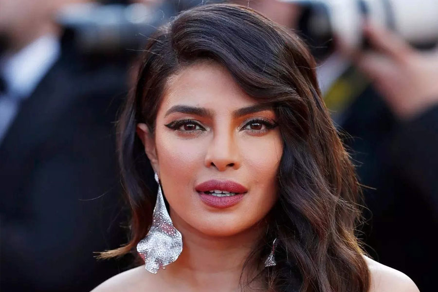 She's popular in Hollywood, but discriminated against in Bollywood, Priyanka opens up