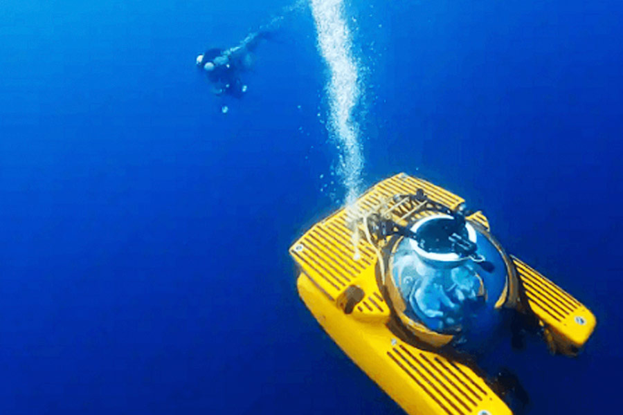 এই যানে থাকবে ডুবুরিদের জন্য তিনটি অত্যাধুনিক পোশাক। জরুরি পরিস্থিতিতে ৯৬ ঘণ্টা পর্যন্ত গভীর জলে থাকতে পারবে, তেমন ব্যবস্থাও আছে এই ডুবোজাহাজে।