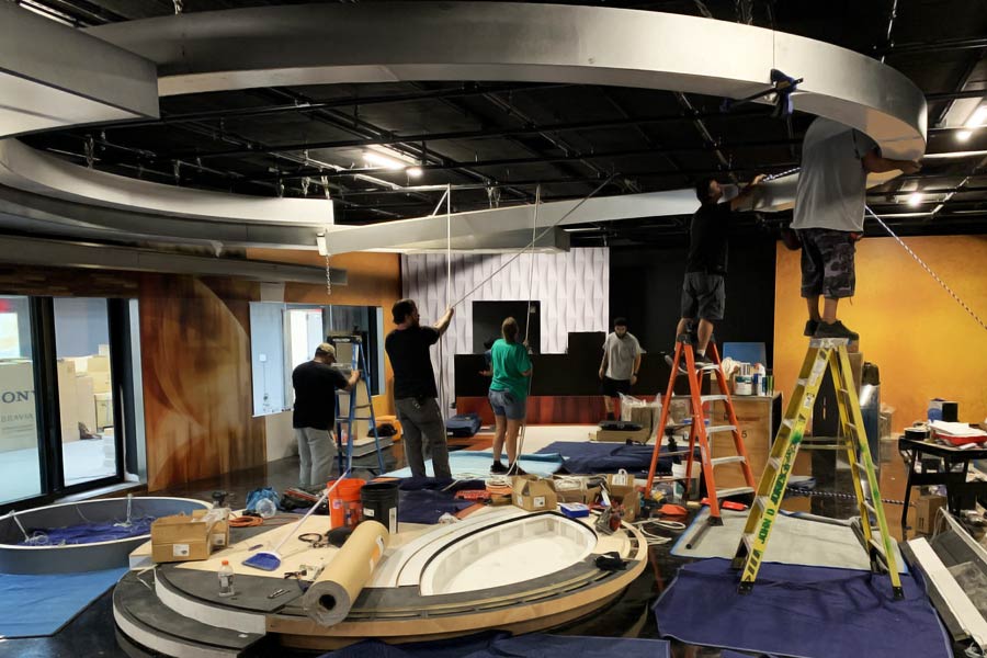 সময় গড়ালে বাড়তে থাকে চ‍্যানেলের সংখ‍্যাও। এই ভাবেই নব্বইয়ের দশকে জন্ম নেয় ‘জ়ার’ নামক একটি চ‍্যানেল।