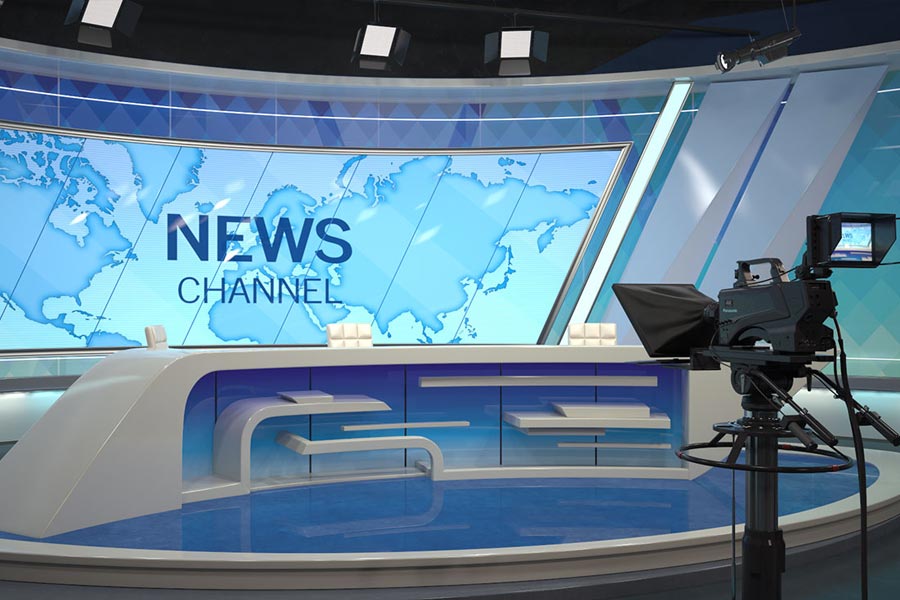 বহু পরিকল্পনা, ভাবনাচিন্তা, আলাপ-আলোচনার পরে দর্শক ধরে রাখার একটি উপায় বার করা হয়। যে চমকের জন্য বোধহয় প্রস্তুত ছিলেন না আলবেনিয়ার দর্শকও।