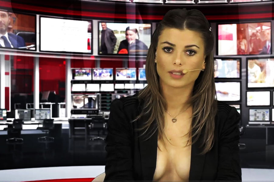 চ‍্যানেলের তরফে আরও বেশ কয়েক জন মহিলা সংবাদ পাঠিকা নিয়োগ করা হয়। তাঁদের সকলেরই পোশাকের ধরন একই রকম। 