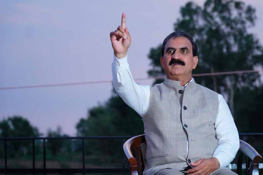 প্রতিভার পাশাপাশি এ বারের নির্বাচনে আরও এর জনের নাম উঠে আসছে। তিনি হলেন সুখবিন্দর সিংহ সুখু। তিনি এ বার নাদৌন থেকে লড়েছেন। ২০১৩ সালে থেকে ২০১৯ পর্যন্ত হিমাচলের কংগ্রেস কমিটির সভাপতি ছিলেন সুখু।