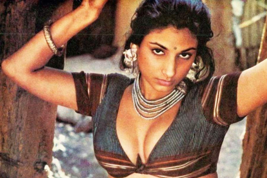 কর্মসূত্রে বছরের ৭ থেকে ৮ মাস ভারতে এবং বাকি সময় ইউরোপে থাকেন কিম। ইউরোপে একটি স্বেচ্ছাসেবী সংস্থার সঙ্গে যুক্ত রয়েছেন তিনি।