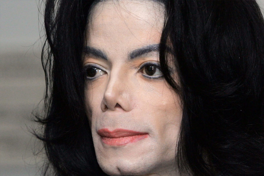 হঠাৎ এক দিন যমুনার বাড়িতে ফোন আসে। মাইকেল জ্যাকসনের সঙ্গে ওড়িশি নাচের জন্য তাঁকে বেছে নেওয়া হয়েছে বলে ফোনের ও পার থেকে জানানো হয়। যমুনা অতীতের এই মুহূর্তের কথা ভাগ করে জানান, ‘‘আমার প্রথমে বিশ্বাস হয়নি। ফোন রাখার পর আমি আনন্দে, উৎসাহে চিৎকার করে ফেলেছিলাম।’