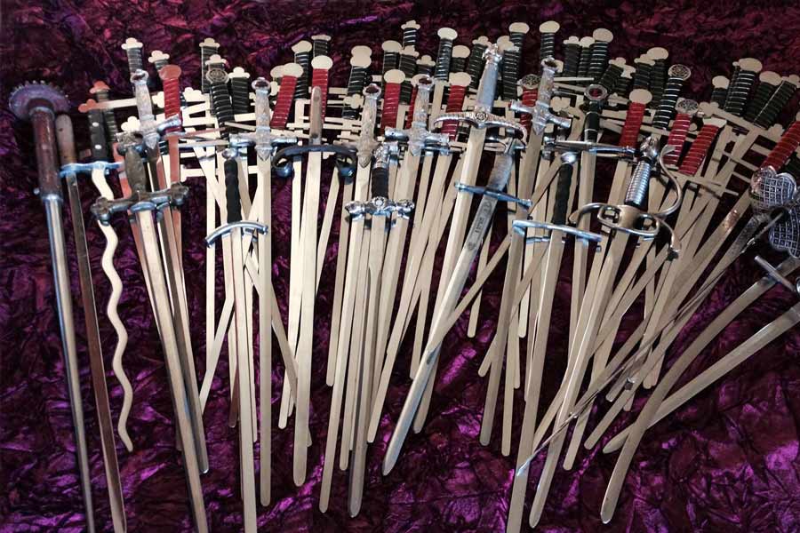 হাসপাতাল থেকে বাড়ি ফিরলেও এখনই নিজের কাজে ফিরতে পারবেন না নেলসন। আপাতত বিশ্রামে থাকার পরামর্শ দেওয়া হয়েছে তাঁকে। 