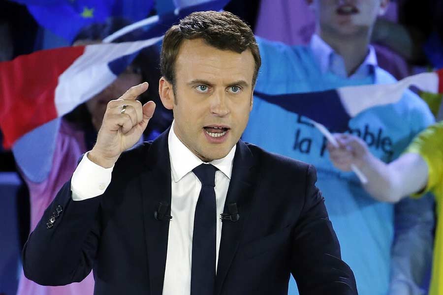 মাকরঁ যে দেশের স্বাস্থ্য পরিষেবা নিয়ে অত্যন্ত চিন্তিত, তা-ও ওই আলোচনা সভায় এসে জানান তিনি।