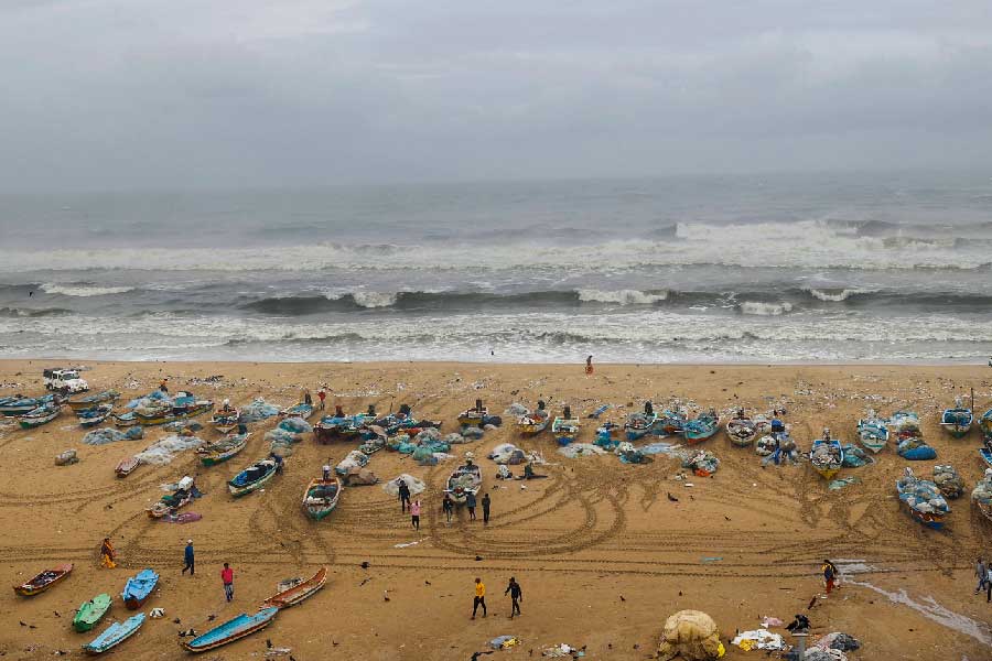 Cyclone Mandous Latest Update: it approaches Tamil Nadu coast, to make landfall in Mahabalipuram dgtl