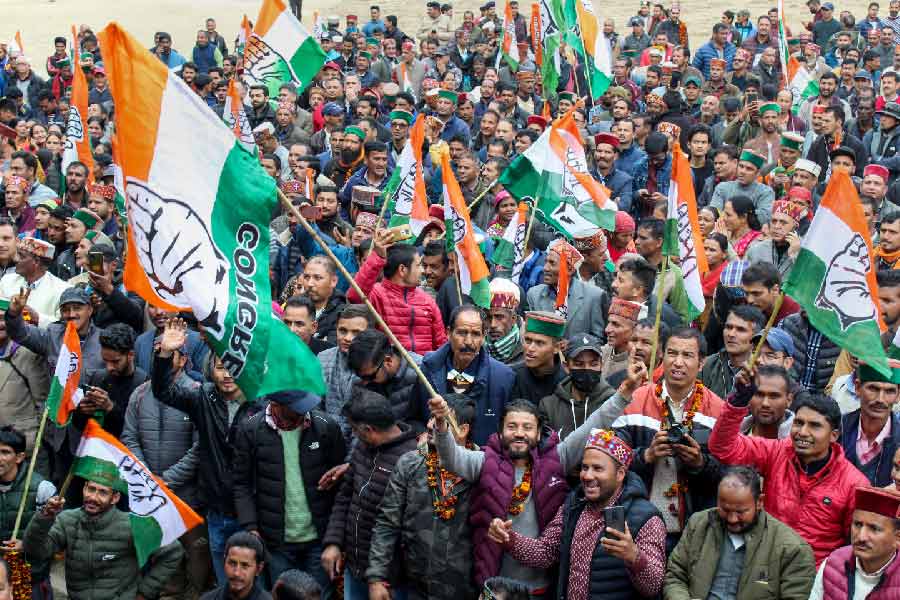 হিমাচল দখলের পর উল্লাস কংগ্রেসের।