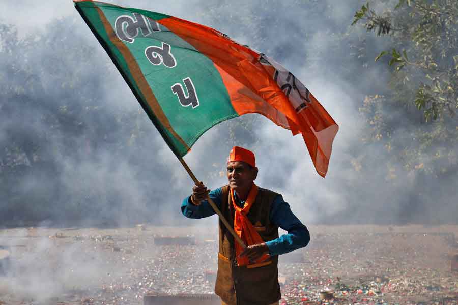আমদাবাদের আসারওয়া কেন্দ্র থেকে জয়ী হয়েছেন বিজেপি প্রার্থী দর্শনা বাঘেলা। তিনি এর আগে পর্যন্ত বাড়িতে থেকে কাজকর্ম সামলাতেন।