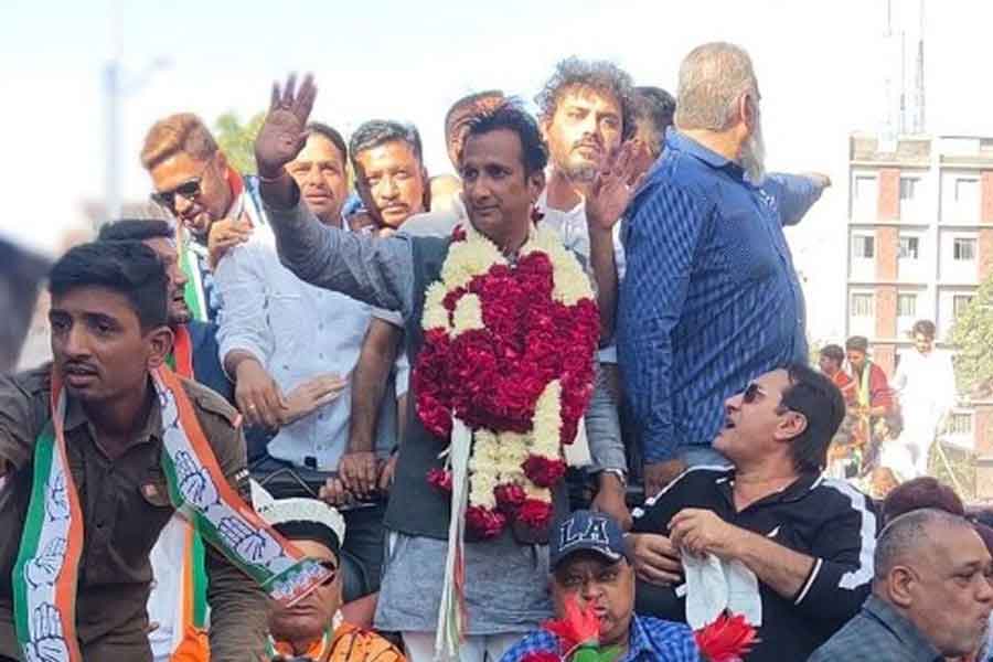 এক জন সংখ্যালঘু প্রার্থী এ বার ভোটে জিতেছেন। তিনি ইমরান খেড়াওয়ালা। কংগ্রেসের বিধায়ক ছিলেন। পুরনো আসনেই আবার ১৩ হাজার ৬০০ ভোটে জিতেছেন তিনি। 