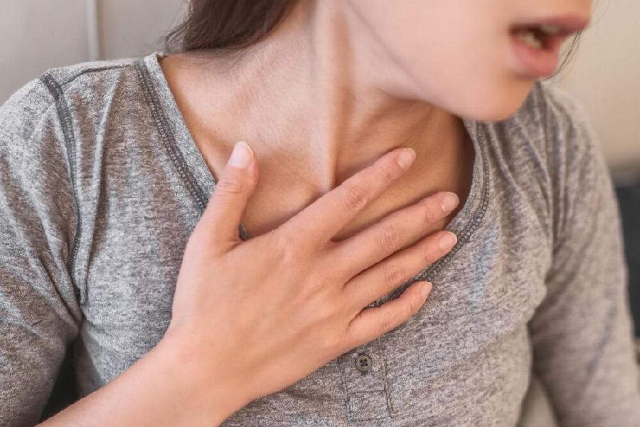 ঘরের ধুলোও শ্বাসকষ্টের কারণ হয়ে দাঁড়াতে পারে।