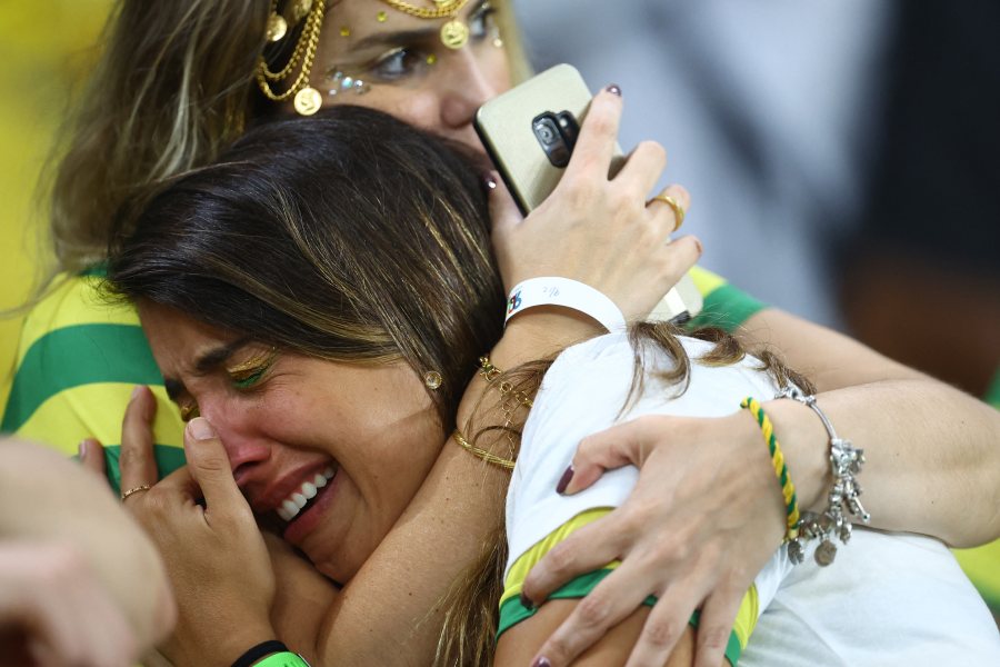 কান্না তরুণী সমর্থকের। রিয়ো দে জেনিরোয়।