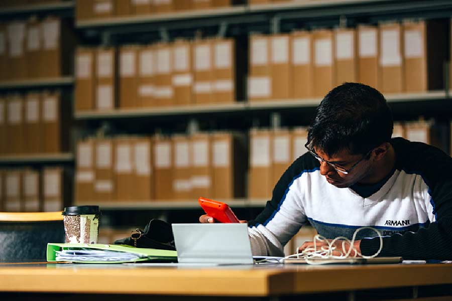 লক্ষ্য ঠিক থাকলে কেউ চাইলে স্কুলে পড়তে পড়তেই সিভিল সার্ভিস পরীক্ষার প্রস্তুতি নিতে পারেন বলেও টিনার পরামর্শ।