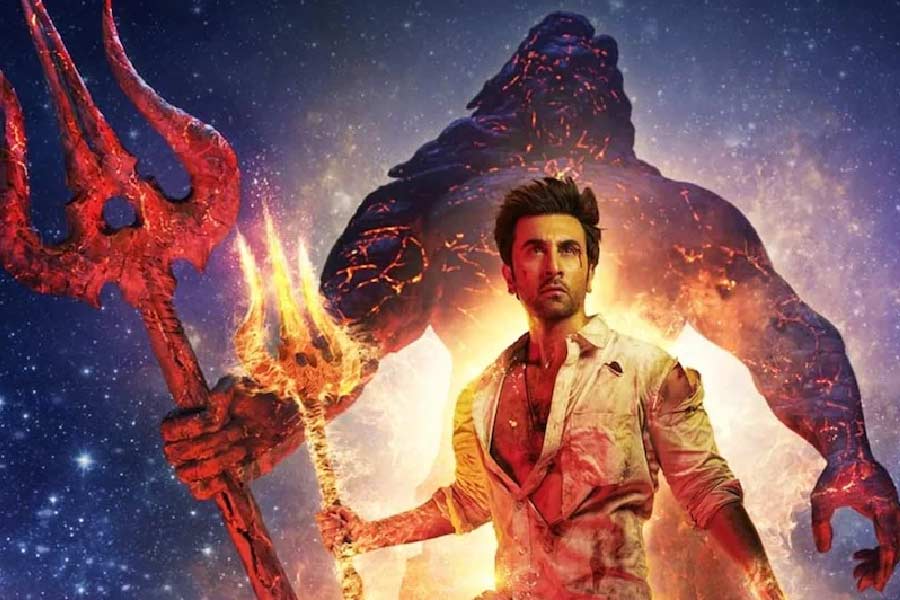 গুগল প্রকাশিত তালিকা অনুযায়ী এ বছর সবচেয়ে বেশি সার্চ করা হয়েছে রণবীর কপূর, আলিয়া ভট্টের জুটিতে প্রথম ছবি ‘ব্রহ্মাস্ত্র: পার্ট ওয়ান— শিবা’। বক্স অফিসেও এই ছবি ভাল ব্যবসা করেছে। 