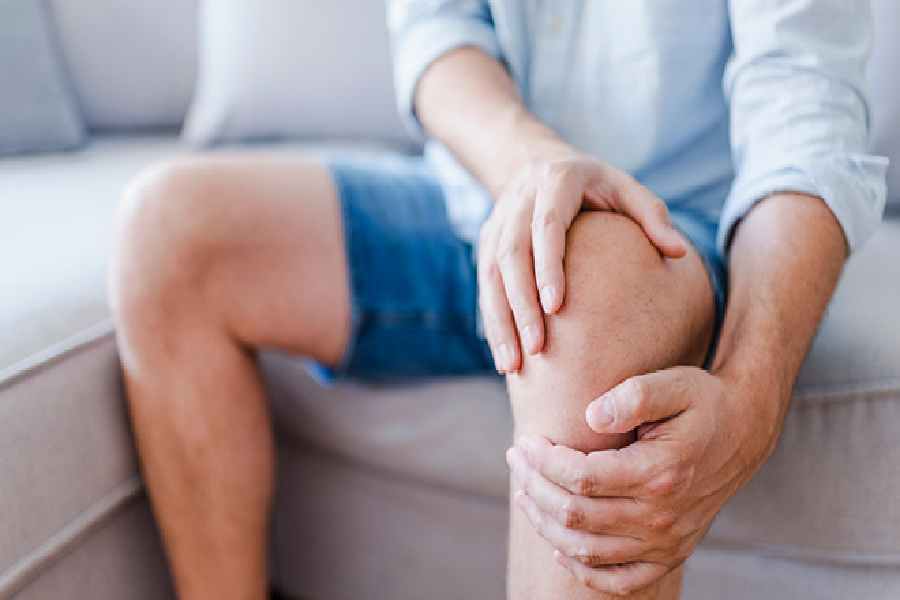 Stop walking with knee pain?  What foods to eat daily to stay healthy? 