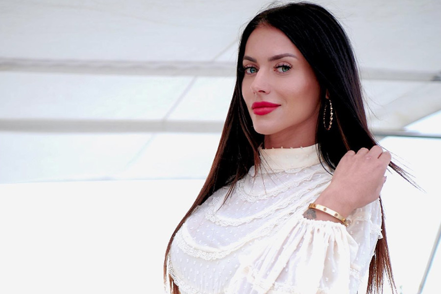 সংবাদমাধ্যমের দাবি, মায়ার অকালমৃত্যুতে মানসিক ভাবে বিধ্বস্ত হয়ে পড়েছেন কাইল। এই রহস্যমৃত্যু নিয়ে বিচারবিভাগীয় তদন্ত শুরু করেছে পুলিশ। তদন্তকারীদের কথায়, ‘‘এই মুহূর্তে রহস্যমৃত্যুতে কোনও সন্দেহজনক কিছু পাওয়া যায়নি।’’