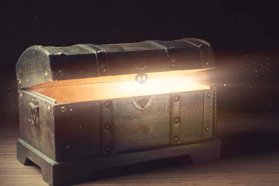 দ্বিতীয় সঙ্কেত থেকে আরও কিছু তথ্য বুঝতে পারেন মরিসের বন্ধু। বুঝতে পারেন, বিপুল সেই সম্পদ বেডফোর্ড কাউন্টির কোনও এক মাঠে মাটি থেকে ছ’ফুট গভীরে পোঁতা রয়েছে। জনপ্রিয় পানশালা বাফোর্ড থেকে সাড়ে ছ’কিলোমিটার দূরে রয়েছে সেই মাঠ।