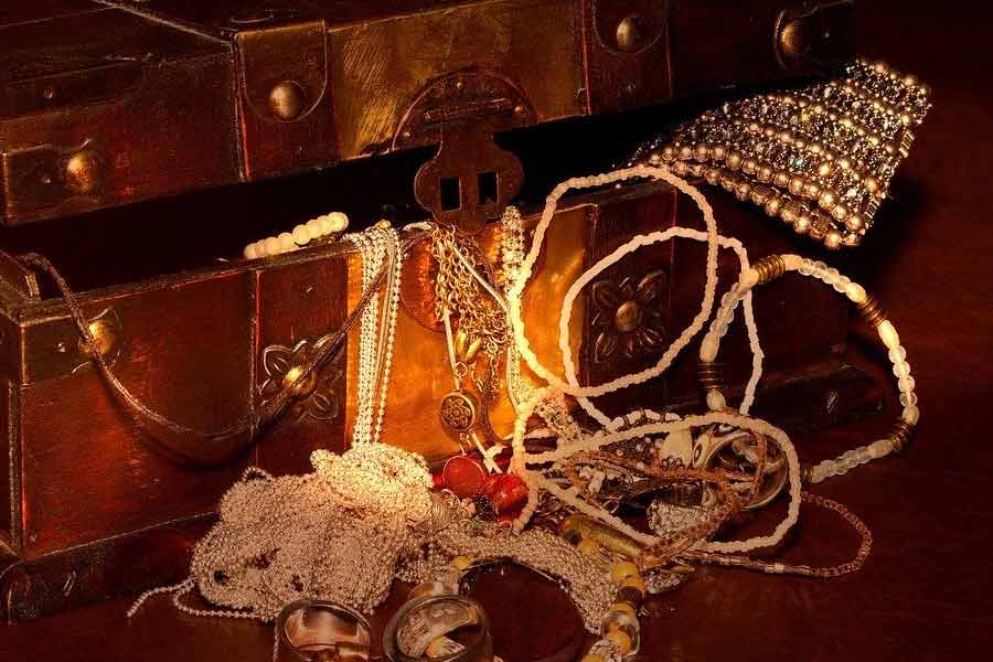 এর পর গোটা প্রদেশের মানুষ ভিড় জমান বেডফোর্ডে। যেখানে, সেখানে শুরু হয় অবৈধ খনন। কেটে ফেলা হয় গাছ। তাতেও সুরাহা হয়নি। মেলেনি সেই সম্পদ। অনেক বাসিন্দাই হতাশ হয়ে দাবি করেন, আসলে কিছুই রেখে যাননি বিল। পুরোটাই ধোঁকা।