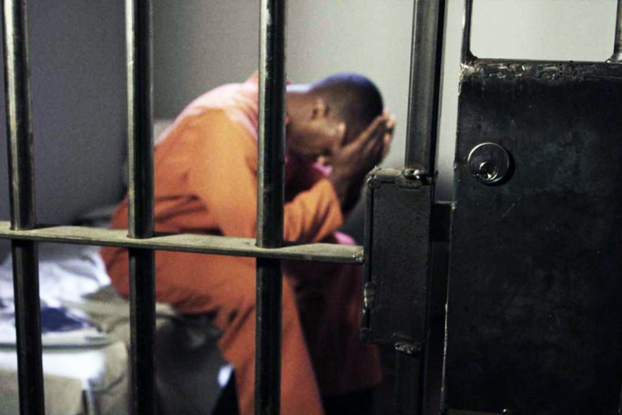 জেল থেকে বেরিয়ে অলিম্পিয়া এলাকায় একটি সেলুন খুলেছিলেন তারেক।