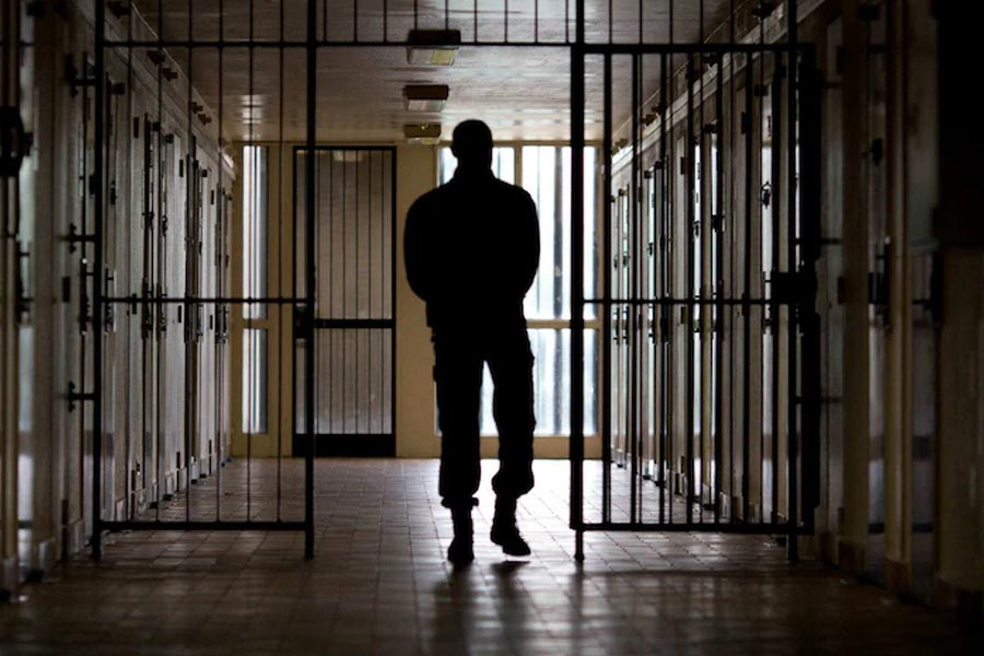 ২০০৫ সালে ধরা পড়ার পর ১১৯ মাসের কারাবাসের সাজা হয় প্যাট্রিকের। জেল থেকে তিনি পালিয়ে যান। তার পর ২০০৭ সালে তাঁকে আবার ৯ বছরের কারাদণ্ড দেওয়া হয়। তাতেও থামেনি প্যাট্রিকের দৌরাত্ম্য।