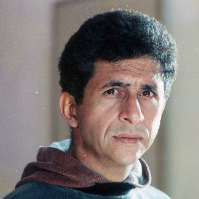 রামেশ্বরী তেলুগু এবং ইংরেজি ছাড়া অন্য কোনও ভাষায় স্বচ্ছন্দ বোধ করতেন না। কলেজে ভর্তি হওয়ার পর অভিনয়ের পাশাপাশি হিন্দি ভাষাও শেখেন তিনি। মুকেশ খন্না, নাসিরুদ্দিন শাহ, শক্তি কপূরের মতো অভিনেতারা সহপাঠী ছিলেন তাঁর।