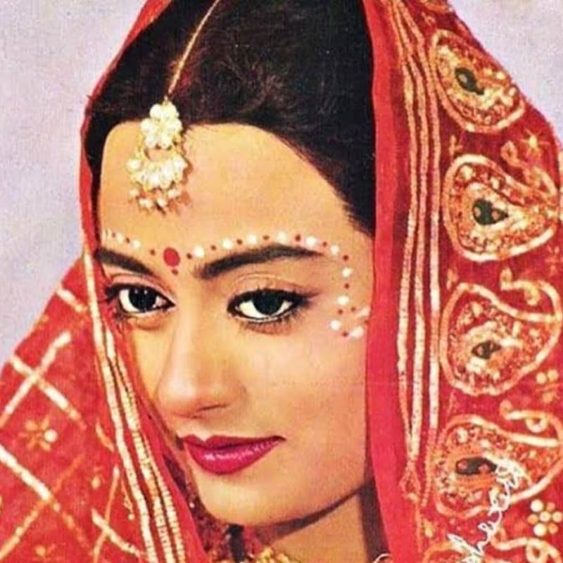 তাই ফিল্মজগত থেকে ধীরে ধীরে দূরে সরতে থাকেন রামেশ্বরী। পরে সহপাঠী দীপক শেঠের সঙ্গে বিবাহবন্ধনে আবদ্ধ হন তিনি। দীপক পঞ্জাবি ফিল্মজগতের প্রযোজক ছিলেন। বিয়ের পর দীপকের প্রযোজনায় একটি পঞ্জাবি ছবিতে অভিনয়ও করেন রামেশ্বরী।