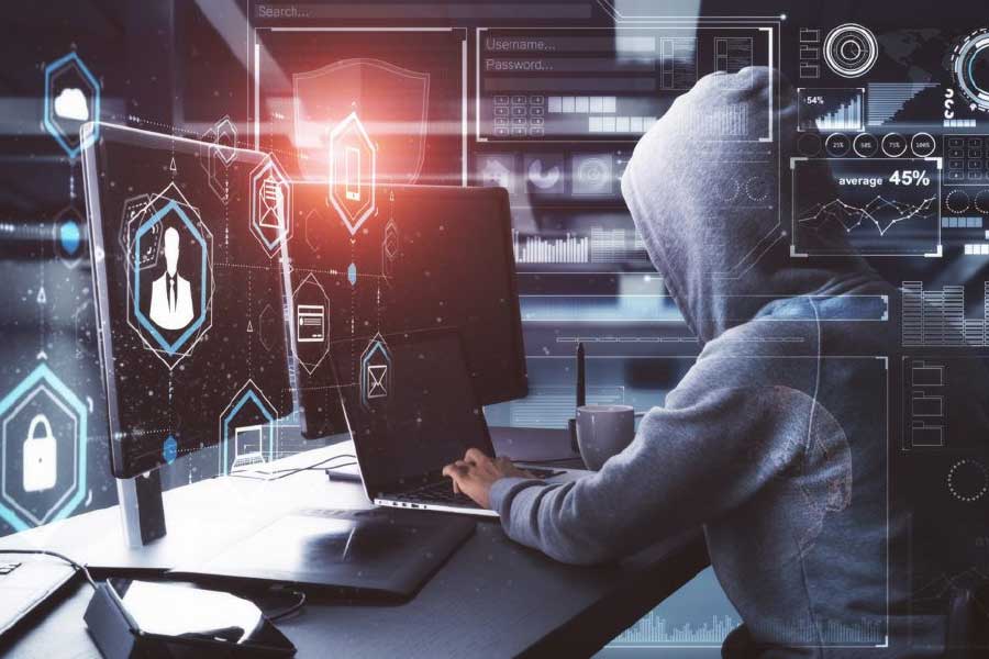 উইনডোজ়ের চোরাগোপ্তা এই চরবৃত্তি নিয়ে যাঁরা ওয়াকিবহাল, তাঁদের পরামর্শ যাঁরা দিনের অধিকাংশ সময় কম্পিউটার কিংবা ল্যাপটপের পর্দায় চোখ রেখে সময় কাটান, তাঁদের কিছু বিষয় সম্পর্কে সতর্ক হওয়া দরকার। তার জন্য মূলত তিনটি বিপজ্জনক উইনডোজ় সেটিং বন্ধ করতে হবে। 