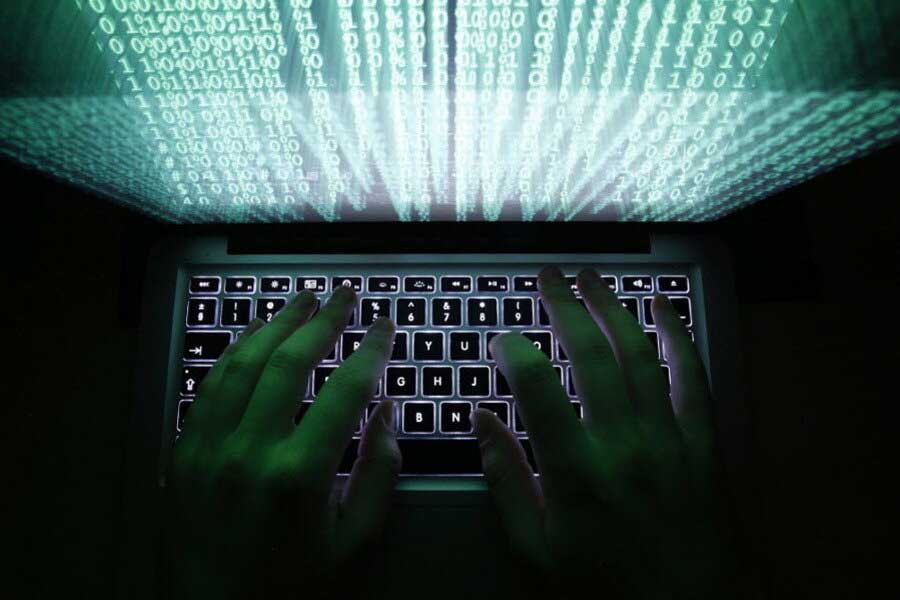 কি টাইপ করা হচ্ছে, কোন ওয়েবসাইটে কত বার যাচ্ছেন ব্যবহারকারী, কতটা সময় কাটাচ্ছেন সেখানে, কী অ্যাপ ব্যবহার করছেন— এই সব তথ্যই কম্পিউটার বা ল্যাপটপের নখদর্পণে।