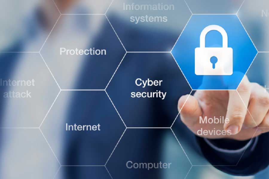 প্রথমে সেটিংস, তার পর প্রাইভেসি অ্যান্ড সিকিওরিটি, সেখানে ডায়গনোস্টিক অ্যান্ড ফিডব্যাকে গিয়ে বন্ধ করতে হবে ‘সেন্ড অপশনাল ডায়গনোস্টিক ডাটা’ বিকল্পটি। নামে যতই অপশনাল হোক কাজে তা নয়। 