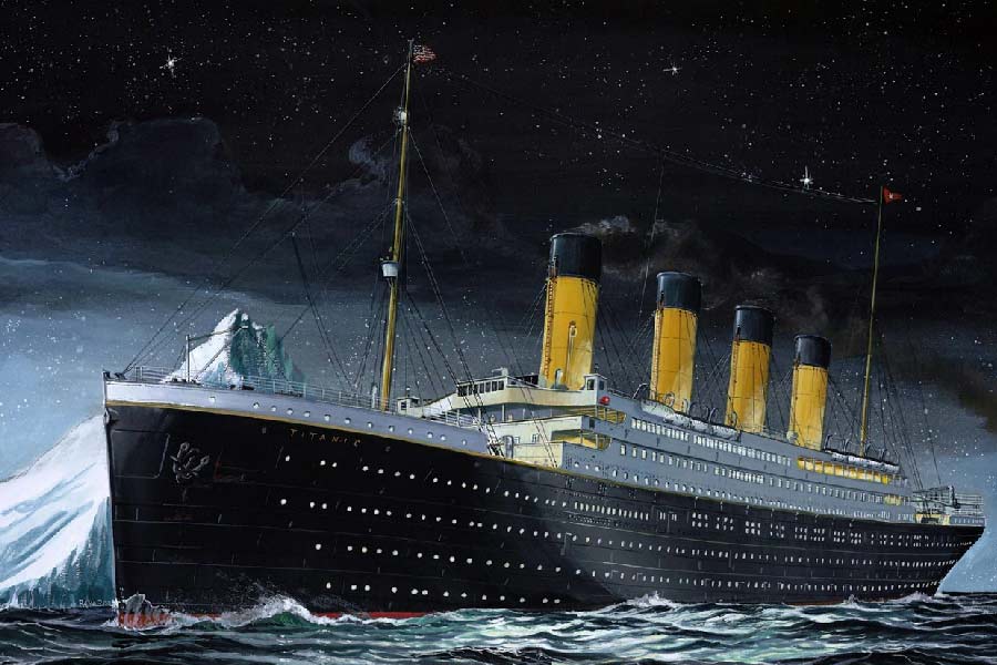 ১৯১২ সালে ইংল্যান্ড থেকে নিউ ইয়র্কের উদ্দেশে যাত্রা শুরু করেছিল ‘টাইটানিক’ জাহাজটি। উত্তর আটলান্টিক মহাসাগরে হিমশৈলের সঙ্গে ধাক্কা লাগার পর মাঝসমুদ্রে ডুবে যায় জাহাজটি।