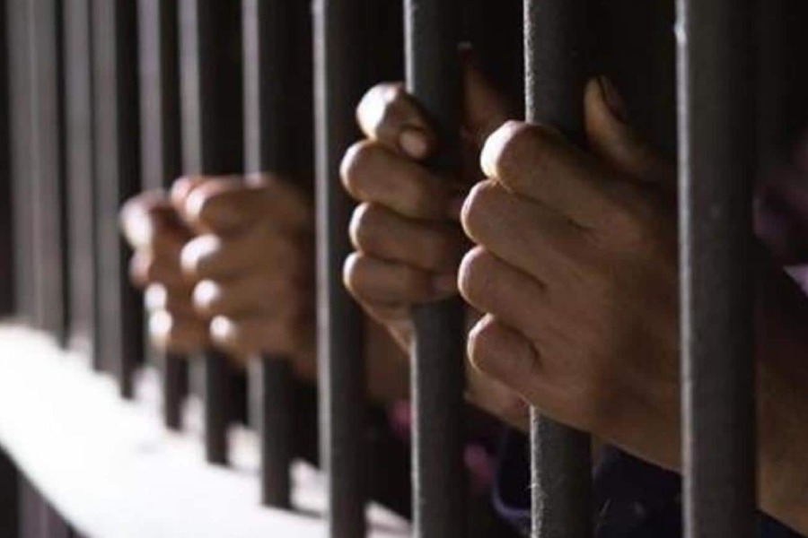 পারানার এই কারাগারের নতুন বিভাগ যে দিন উদ্বোধন হয়, কারা বিভাগের ডিরেক্টর জেনারেল ওসভাল্‌দো মেসিয়াস মাচাদো বলেছিলেন, ‘‘শহরের নিরাপত্তা নিশ্চিত করবে এই কারাগার। এখানে সরকারের তরফে সর্বোচ্চ নিরাপত্তার ব্যবস্থা করা হয়েছে।’’