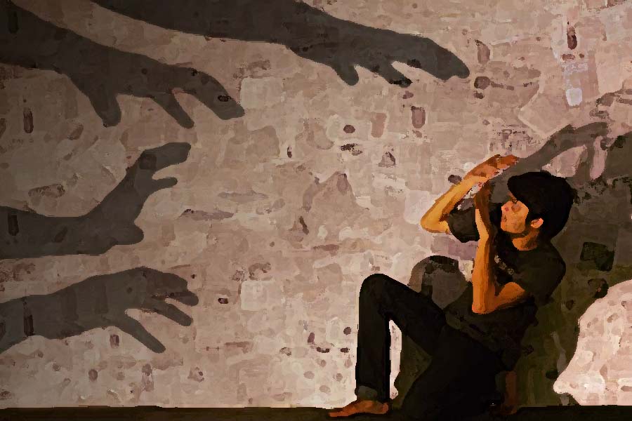 এমজিএম কলেজে র‌্যাগিংয়ের ঘটনার তদন্তে নেতৃত্ব দিয়েছেন থানার অফিসার ইন চার্জ তেহজ়িব কাজ়ি এবং সত্যজিৎ চৌহান। তাঁরাই শালিনীকে প্রয়োজনীয় নির্দেশ দিয়েছেন, পাশে থেকেছেন সবসময়। কোন কোন ছাত্রের উপর নজর রাখতে হবে, শালিনীকে আগে থেকে বলে দিয়েছিলেন তাঁরা।