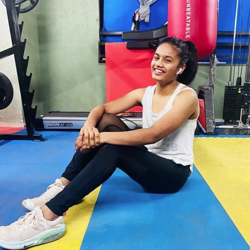 পুণের মাউন্ট কারমেল স্কুলের ছাত্রী দেবিকা বলেছিলেন, ‘‘সোনা জিতে ভাল লাগছে বটে। তবে আমার লক্ষ্য ২০২৪ সালের অলিম্পক্স।’’