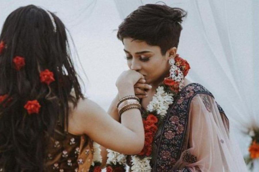 তাঁদের এই সাজের পরে আবার অনেকে প্রশ্ন তুলেছেন তাঁরা বিয়ে করে নিলেন কি না? জানা যায় এখনও পর্যন্ত তাঁরা বিয়ে করেন নি। তবে এরকমই পরিকল্পনা রয়েছে তাঁদের। এই ফোটোশুট তার দিকেই এক ধাপ এগিয়ে যাওয়া বলে মনে করছেন নেটিজেনরা।    